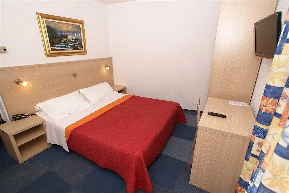 Hotel Le Sud Juan-les-Pins 3*,  Francia